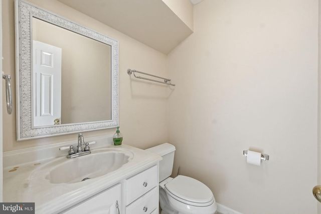 25402 UPPER CLUBHOUSE DR, Chantilly, VA 20152