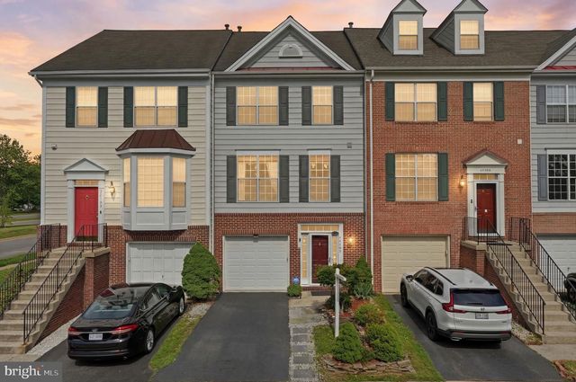 25402 UPPER CLUBHOUSE DR, Chantilly, VA 20152