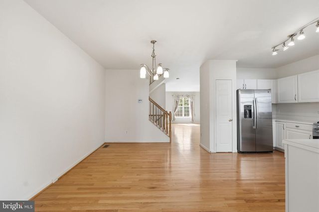 25402 UPPER CLUBHOUSE DR, Chantilly, VA 20152
