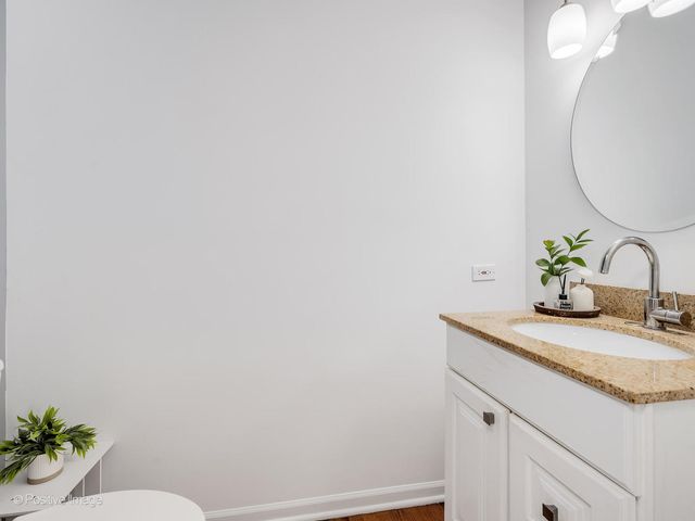 586 Daniels Street, Bolingbrook, IL 60440