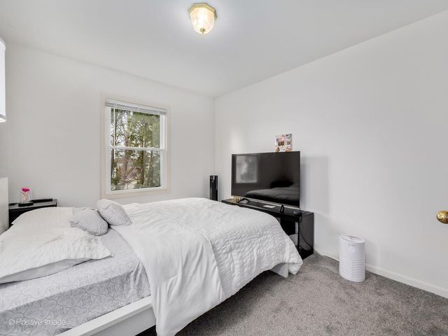 586 Daniels Street, Bolingbrook, IL 60440