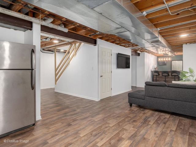 586 Daniels Street, Bolingbrook, IL 60440