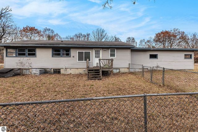 1875 W Division, Cadillac, MI 49601