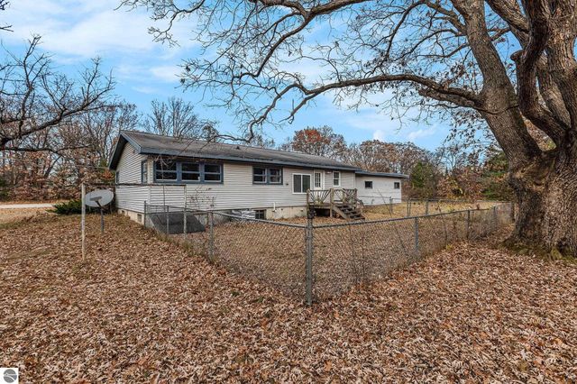 1875 W Division, Cadillac, MI 49601