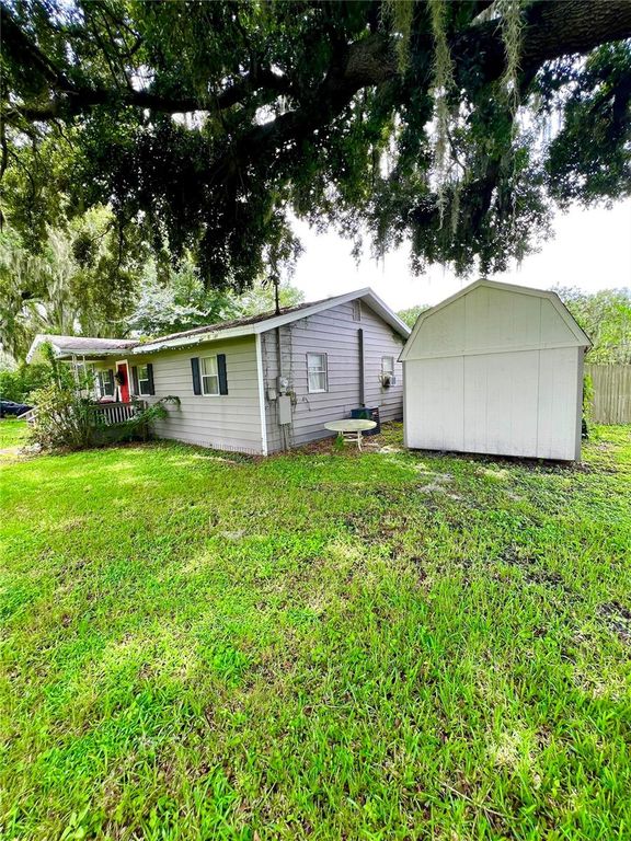 Image 2 of property listing at 1008 GRAY STREET, Plant City, FL 33563