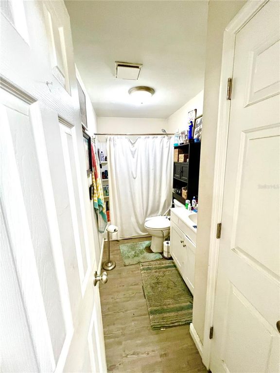 Image 11 of property listing at 1008 GRAY STREET, Plant City, FL 33563