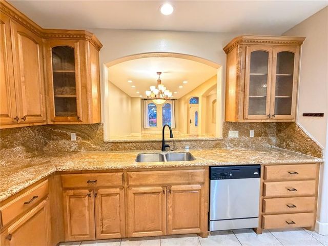 516 E Uphall Avenue, Mcallen, TX 78503