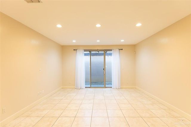 516 E Uphall Avenue, Mcallen, TX 78503