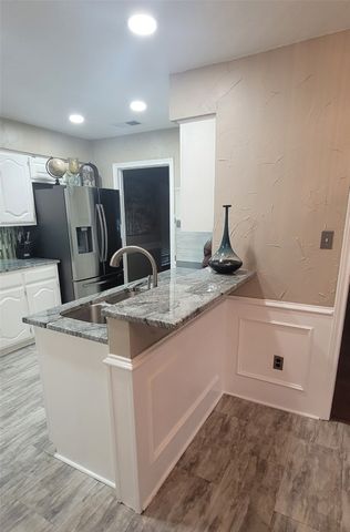 2016 Vista Crest Drive, Carrollton, TX 75007