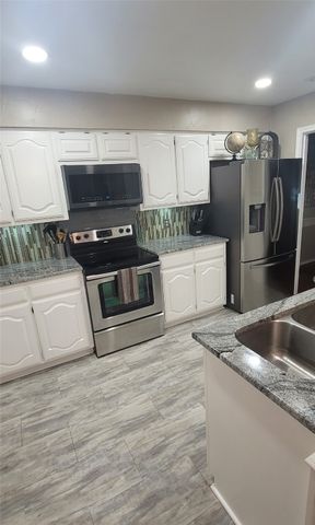 2016 Vista Crest Drive, Carrollton, TX 75007