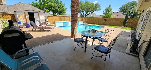 2016 Vista Crest Drive, Carrollton, TX 75007