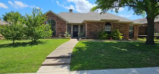 2016 Vista Crest Drive, Carrollton, TX 75007