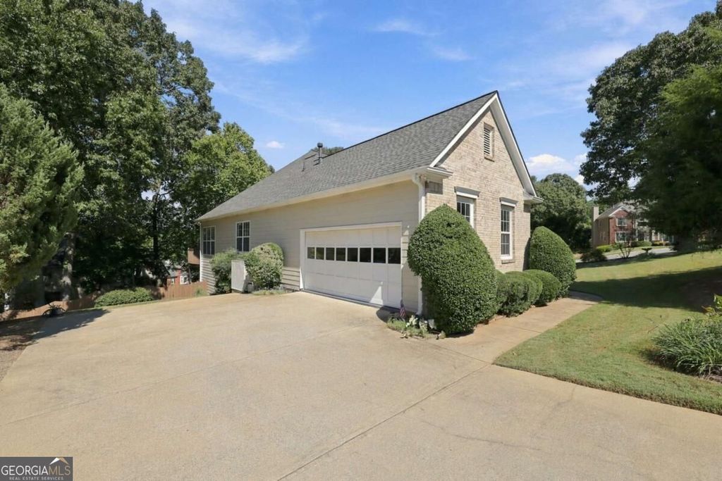 174 Azalea Chase Drive, Suwanee, GA 30024 — photo 2