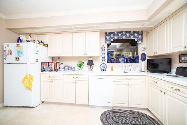 11696 PARKVIEW LANE, Seminole, FL 33772