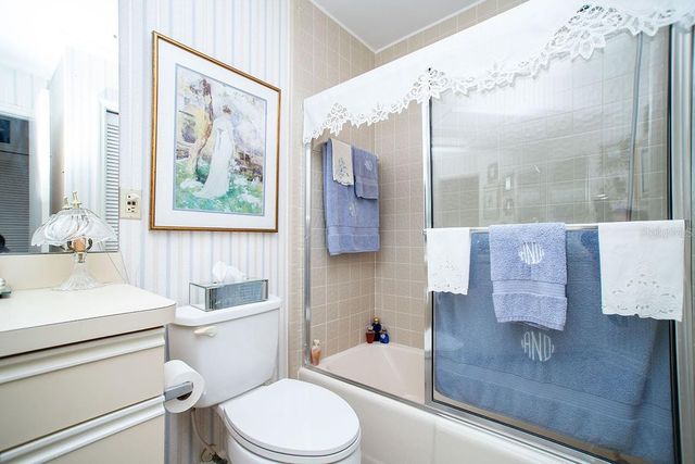 11696 PARKVIEW LANE, Seminole, FL 33772