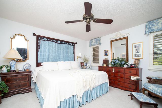 11696 PARKVIEW LANE, Seminole, FL 33772