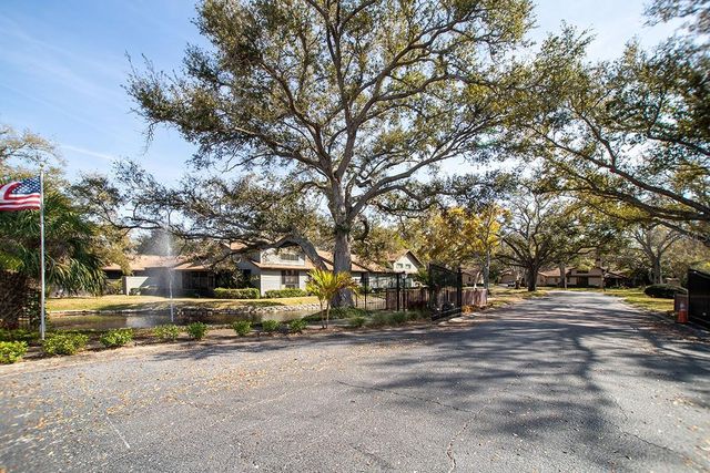 11696 PARKVIEW LANE, Seminole, FL 33772