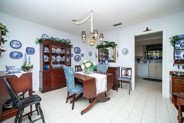 11696 PARKVIEW LANE, Seminole, FL 33772