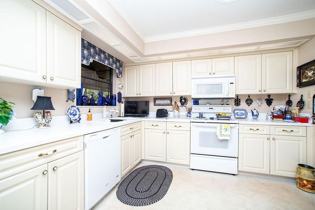 11696 PARKVIEW LANE, Seminole, FL 33772