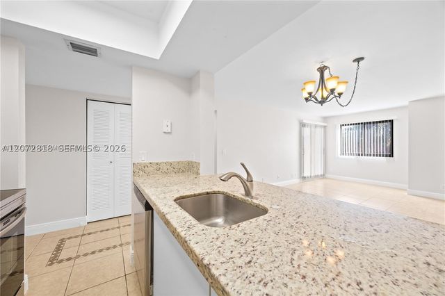 10001 W Atlantic Blvd 316, Coral Springs, FL 33071