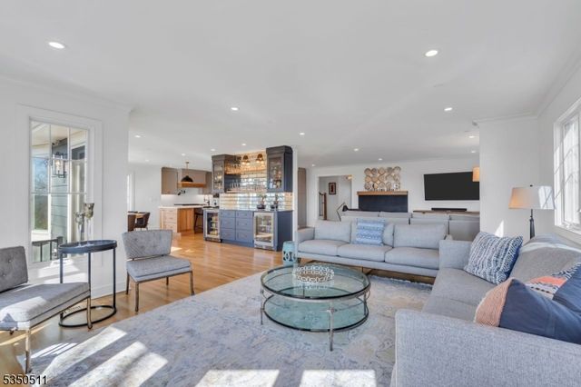 143 Huron Dr, Chatham Twp., NJ 07928