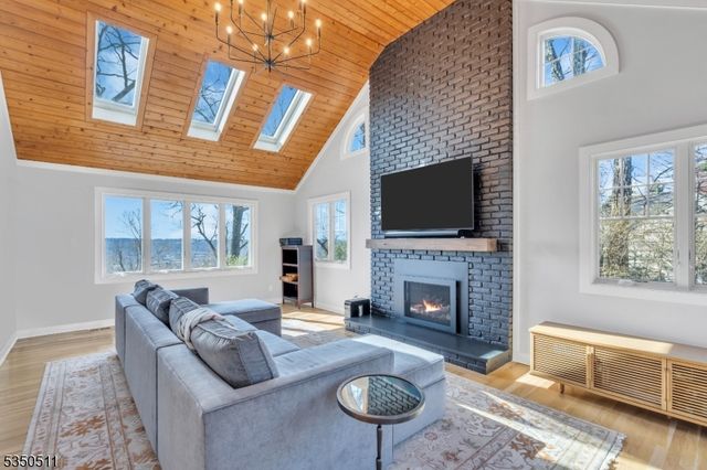 143 Huron Dr, Chatham Twp., NJ 07928