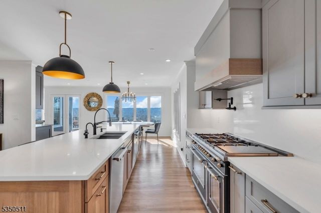 143 Huron Dr, Chatham Twp., NJ 07928