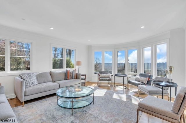 143 Huron Dr, Chatham Twp., NJ 07928