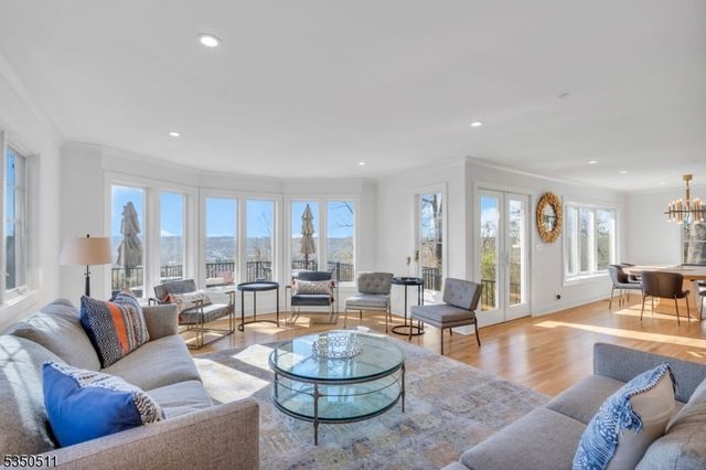 143 Huron Dr, Chatham Twp., NJ 07928