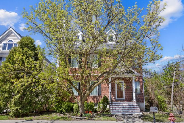 335 W Carriage Lane, Bensenville, IL 60106
