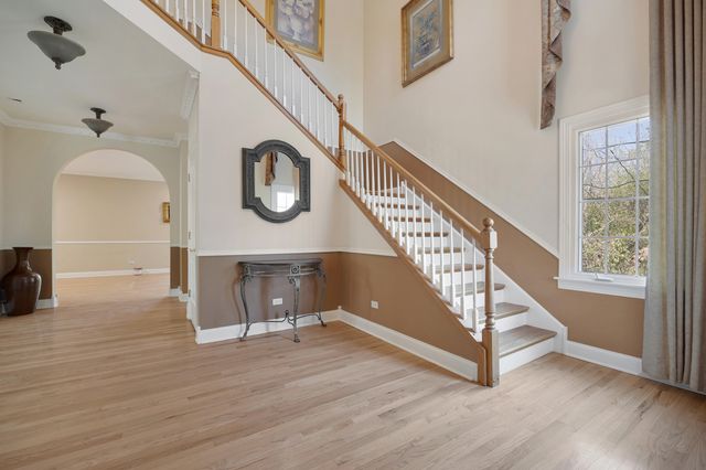 335 W Carriage Lane, Bensenville, IL 60106
