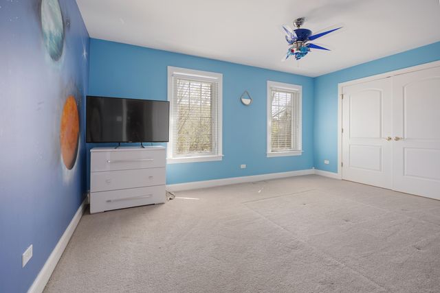 335 W Carriage Lane, Bensenville, IL 60106