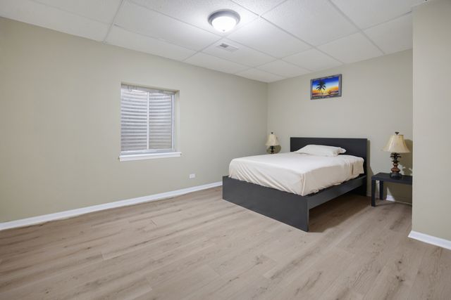 335 W Carriage Lane, Bensenville, IL 60106