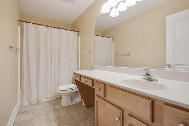 335 W Carriage Lane, Bensenville, IL 60106