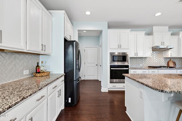 221 Birdsgrove Court, Cary, NC 27519