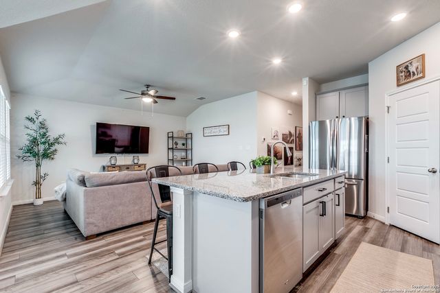 217 Goodfella Ave, Cibolo, TX 78108