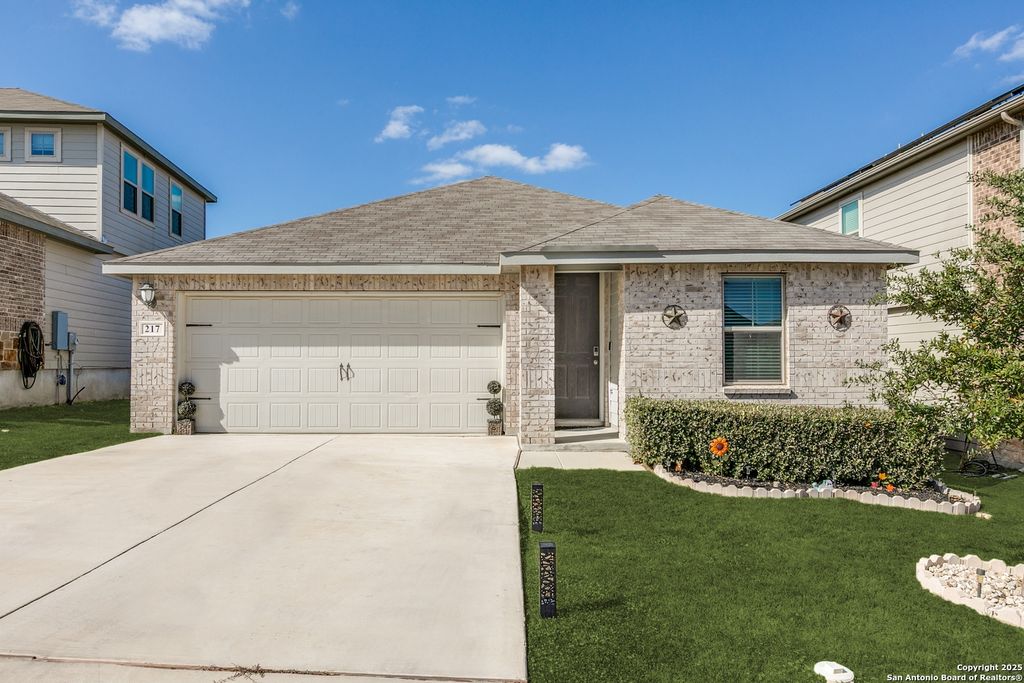 217 Goodfella Ave, Cibolo, TX 78108