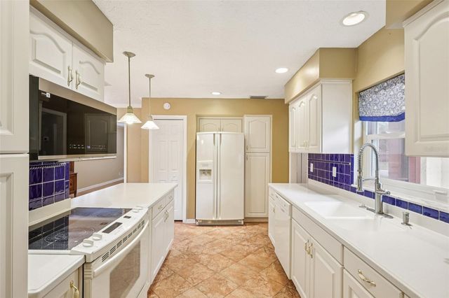 11732 MOFFAT AVENUE, Tampa, FL 33617