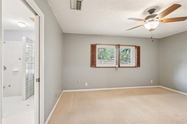 11732 MOFFAT AVENUE, Tampa, FL 33617