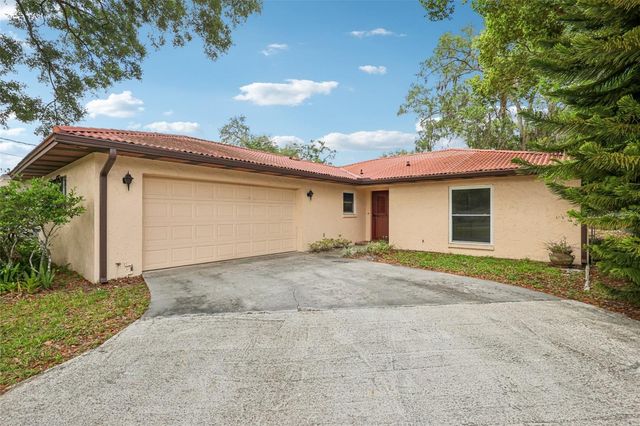 11732 MOFFAT AVENUE, Tampa, FL 33617
