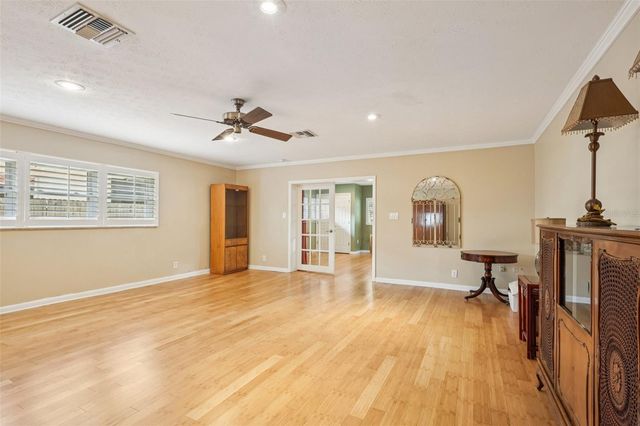 11732 MOFFAT AVENUE, Tampa, FL 33617