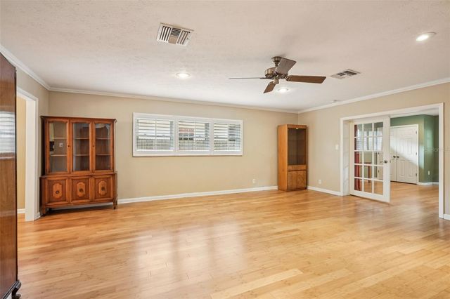 11732 MOFFAT AVENUE, Tampa, FL 33617