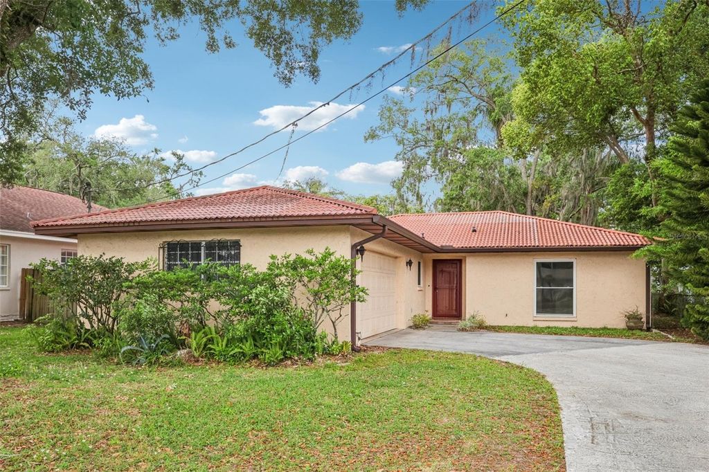 11732 MOFFAT AVENUE, Tampa, FL 33617