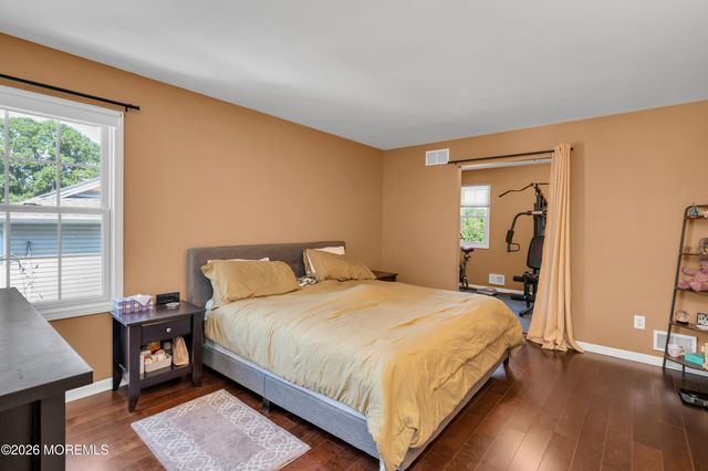 4 Wood Avenue, Middletown, NJ 07758