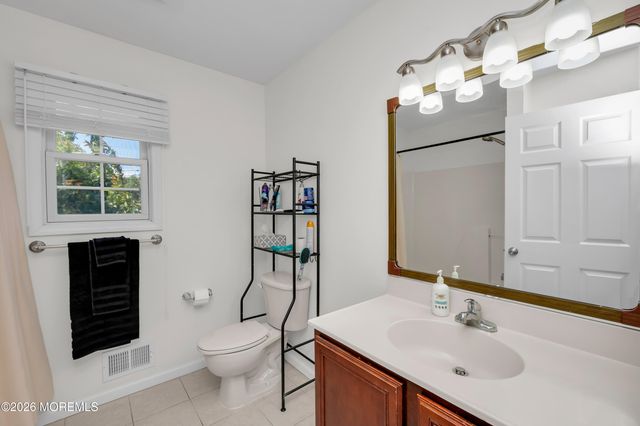 4 Wood Avenue, Middletown, NJ 07758