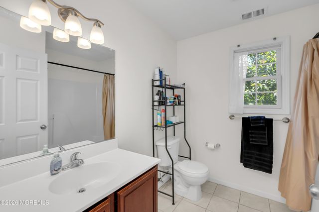 4 Wood Avenue, Middletown, NJ 07758
