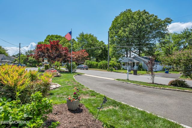 4 Wood Avenue, Middletown, NJ 07758