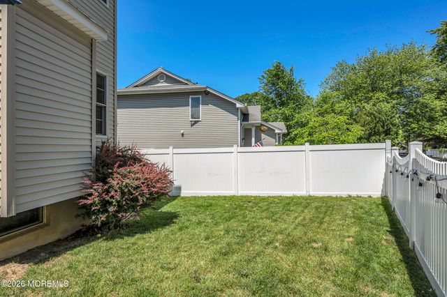 4 Wood Avenue, Middletown, NJ 07758