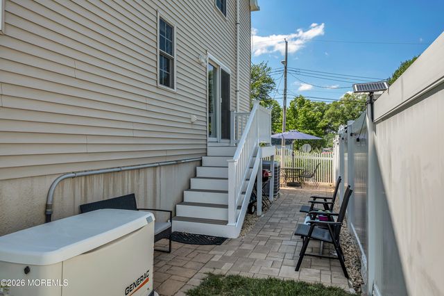 4 Wood Avenue, Middletown, NJ 07758