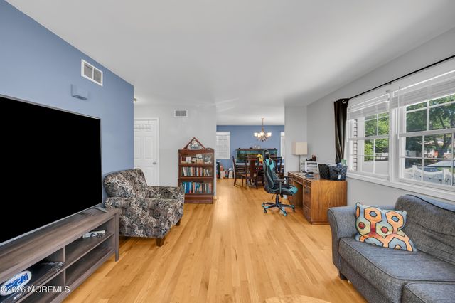 4 Wood Avenue, Middletown, NJ 07758